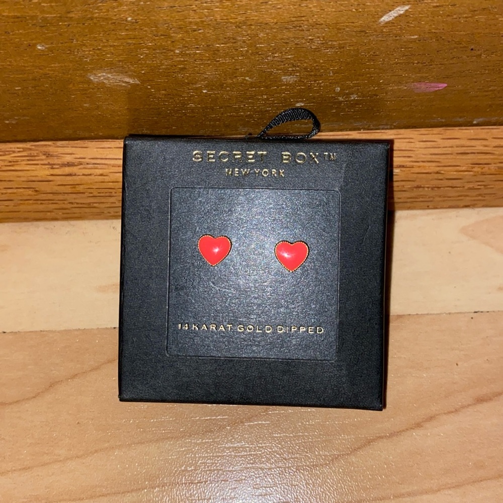 BAND NEW GIRLS HEART EARRINGS 14 KARAT GOLD DIPPED! NIB! SMOKE FREE HOME!